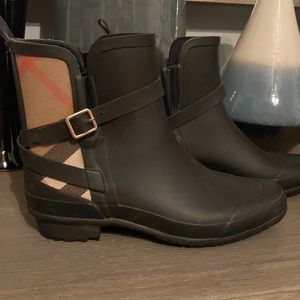 Burberry rain bootie
